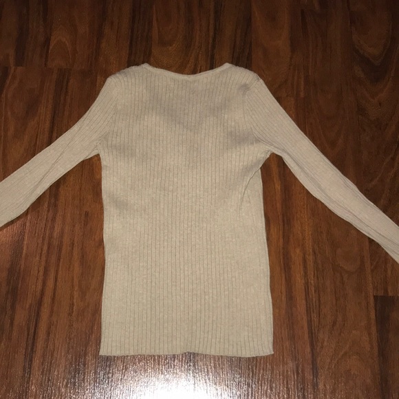 Hollister sweater - Picture 2 of 2